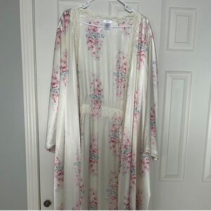 vintage pinkk floral robe